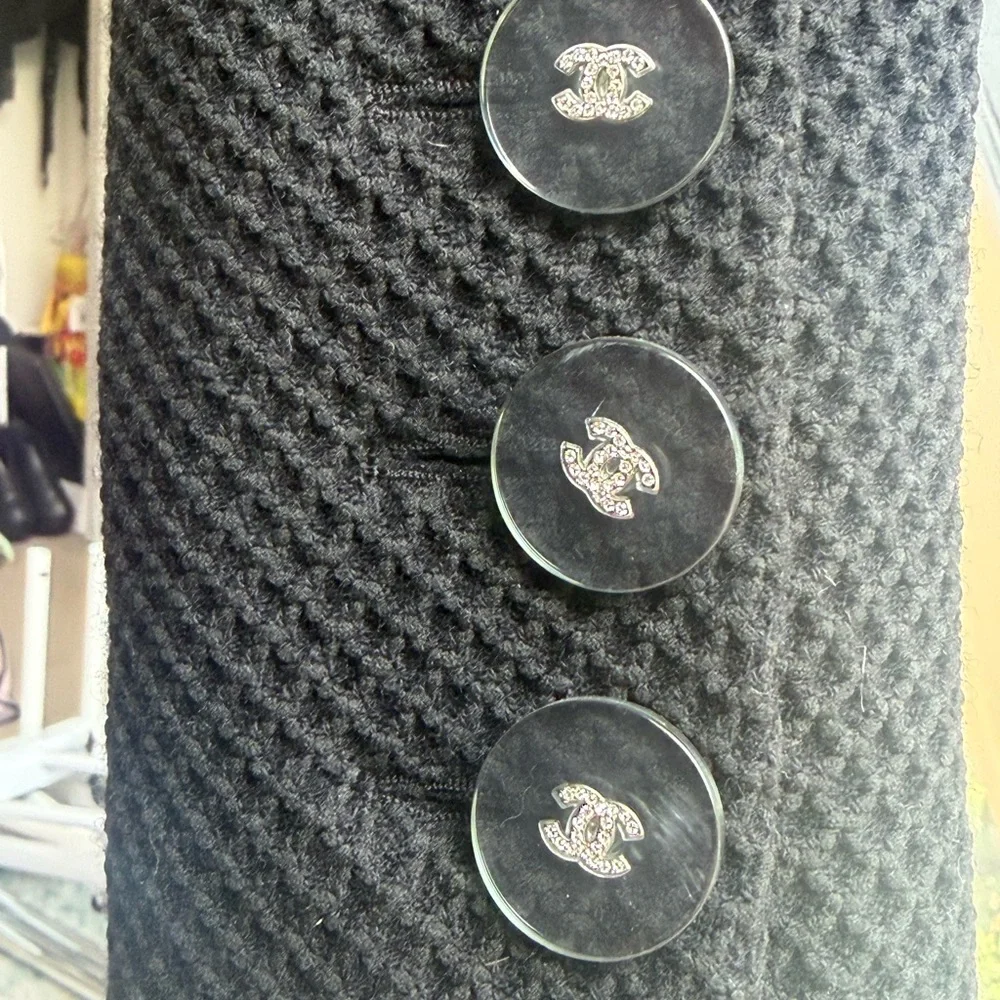 CHANEL Black Textured Tweed Cropped Jacket